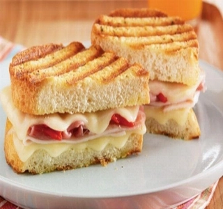 ürün SUCUK&KAŞAR PEYNİRLİ&KARIŞIK TOSTU