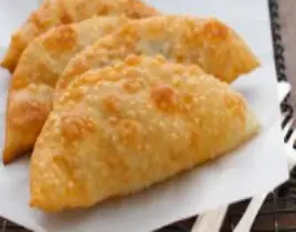 ürün ÇİĞ BÖREK; KIYMALI, PEYNİRLİ, PASTIRMA VE KAŞARLI, PATATESLİ, ISPANAKLI