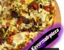 ürün kavurmalı pizza