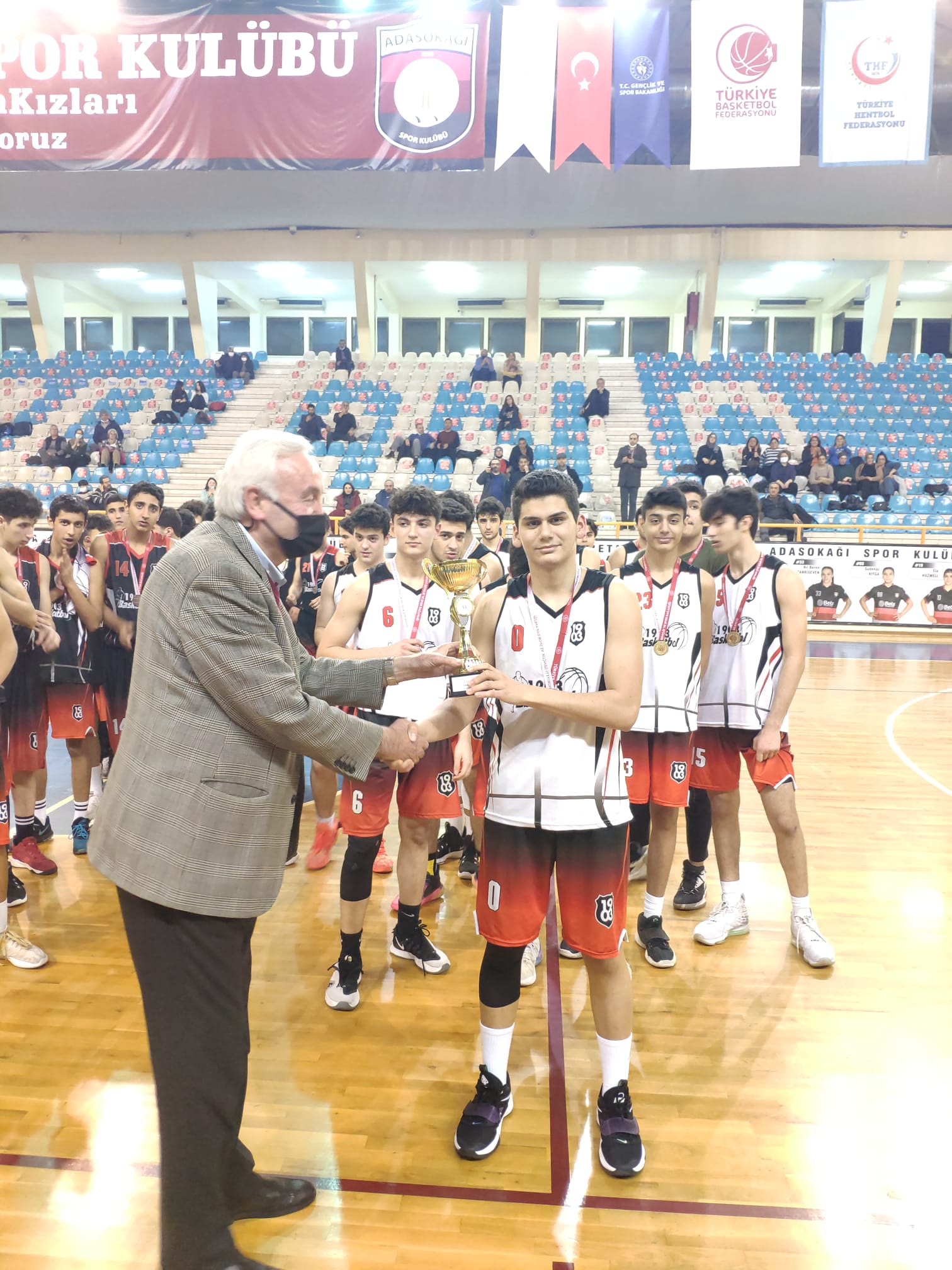 tanitim resim Adana Besiktas Basketbol Okullari