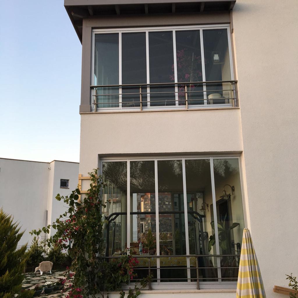 tanitim resim  SANAT CAM BALKON
